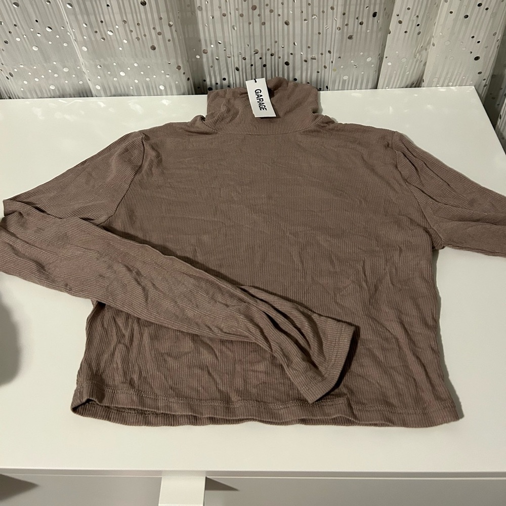 Garage turtle neck top